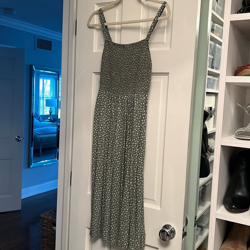 Old Navy green floral smocked dress size Small